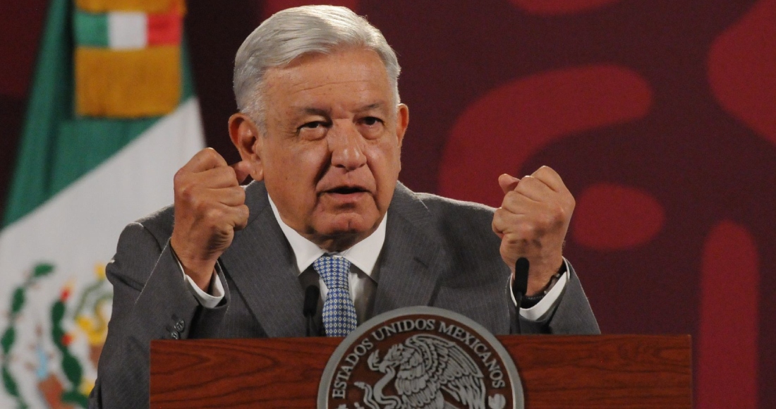 El Presidente Andrés Manuel López Obrador anunció la mañana de este miércoles que el próximo domingo 27 de noviembre encabezará una marcha del Ángel de la Independencia al Zócalo de la Ciudad de México con motivo de sus cuatro años al frente del Gobierno, lo que aprovechará para dar ahí el informe que tenía previsto para el 1 de diciembre.