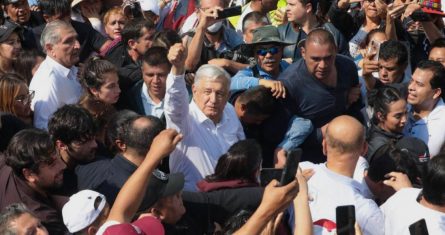 Andrés Manuel López Obrador, Presidente de México, encabezó una marcha por lo que el denominó "cuatro años de la transformación de México".