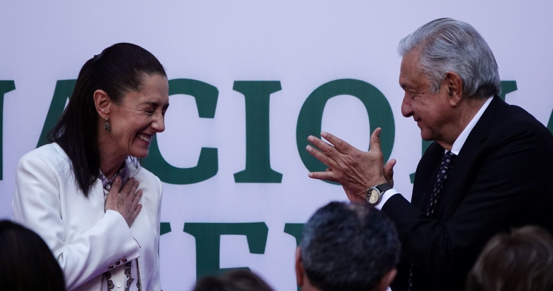 Claudia Sheinbaum y Andrés Manuel López Obrador durante la ceremonia con motivo del Día Internacional de la Mujer en Palacio Nacional.