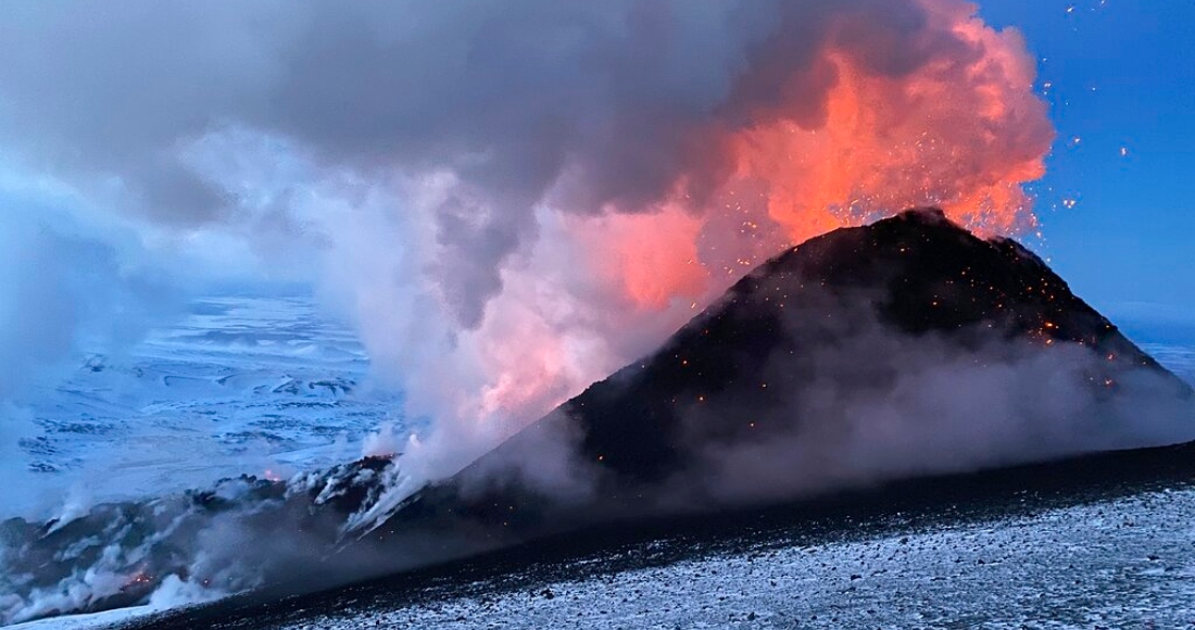 El volcán Klyuchevskaya en la península Kamchatka en Rusia, el 8 de marzo del 2021.