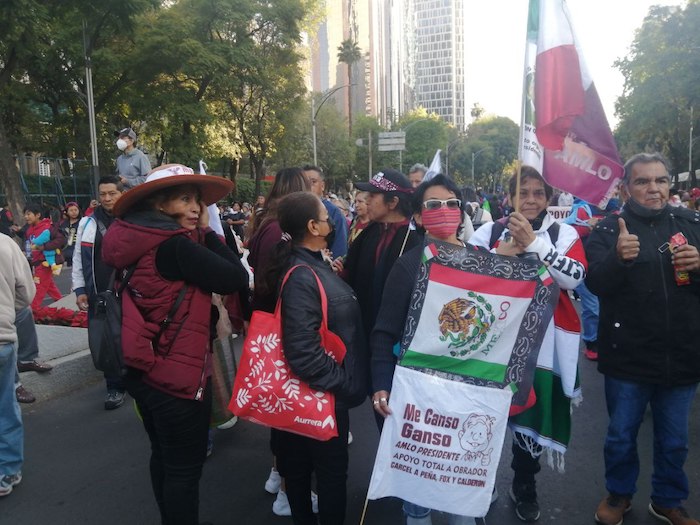 Los simpatizantes del Presidente Andrés Manuel López Obrador también pidieron cárcel para expresidentes como Enrique Peña Nieto, Felipe Calderón y Vicente Fox.