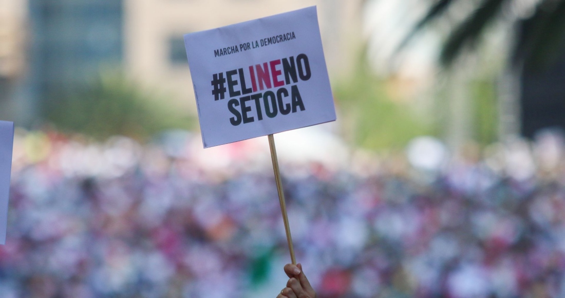 J​osé Woldenberg, uno de los primeros consejeros ciudadanos del entonces Instituto Federal Electoral (IFE), pronunció un discurso durante la marcha en defensa del INE, convocada por el bloque opositor.