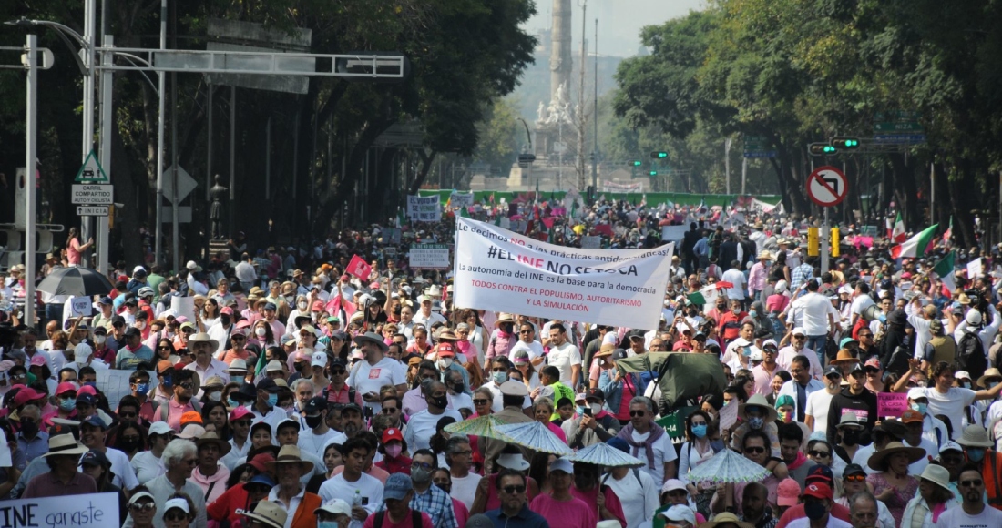 Miles de personas se manifestaron en contra de la Reforma Electoral en la Ciudad de México.