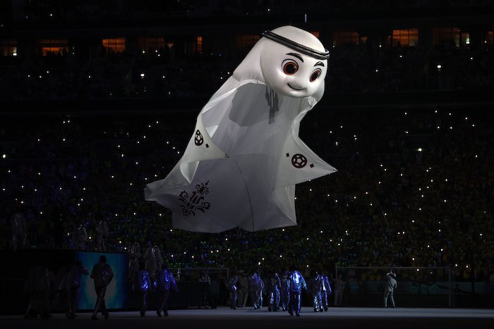 La mascota del Mundial de Qatar 2022 no pudo faltar en la ceremonia de inauguración realizada este domingo.