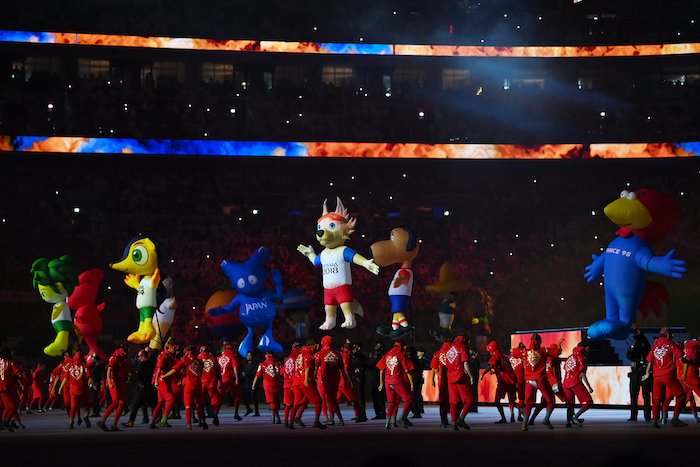 En la ceremonia inaugural de Qatar 2022 desfilaron las mascotas de otros mundiales.