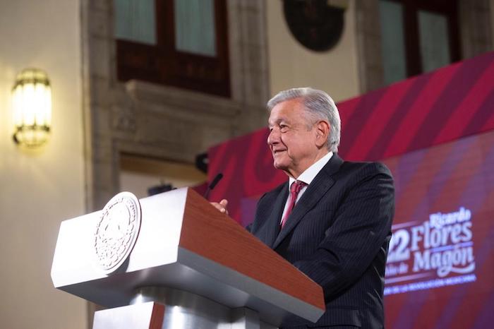 Luego de la polémica que se desatara ayer por la selección del Senador Armando Guadiana Tijerina para ser el candidato de Morena a la gubernatura de Coahuila, el Presidente Andrés Manuel López Obrador recordó la mañana de este martes que el método de selección de candidatas y candidatos en el partido que fundó son las encuestas, por lo que hizo un llamado a que las y los aspirantes respeten los resultados.