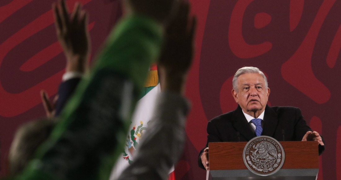 Andrés Manuel López Obrador, Presidente de México, y Ricardo Sheffield Padilla, titular de Profeco, durante la "mañanera".