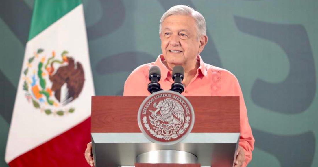 El Presidente Andrés Manuel López Obrador aseguró la mañana de este viernes que "es un timbre de orgullo" que se le haya declarado a Pablo Monroy Conesa, Embajador de México en Perú, persona non grata por estar cumpliendo la misión de salvar vidas y de hacer valer la política exterior mexicana: el derecho de asilo.