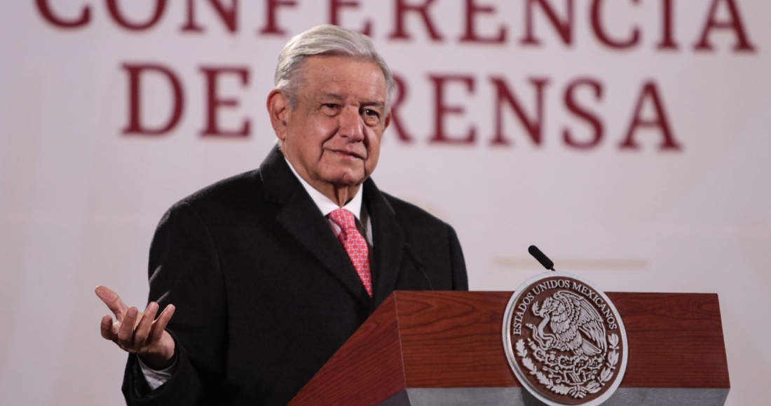 El Presidente Andrés Manuel López Obrador aseguró la mañana de este miércoles que con la aprobación del Plan B de la Reforma Electoral sí se logró reducir el gasto del Instituto Nacional Electoral (INE), ya que contempla un ahorro de tres mil 500 millones de pesos. "Algo es algo", dijo, pues con la reforma a la Constitución que planteó originalmente y que ayer fue rechazada por la oposición en la Cámara de Diputados, el ahorro habría sido de hasta 25 mil millones de pesos.