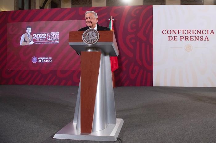 Andrés Manuel López Obrador, Presidente de México, aseguró la mañana de este lunes que le gustaría que Ricardo Monreal Ávila siga siendo el coordinador del Grupo Parlamentario de Morena en el Senado de la República, esto pese a que la semana pasada votó en contra de la aprobación del Plan B de la Reforma Electoral, tal y como lo hizo la oposición.