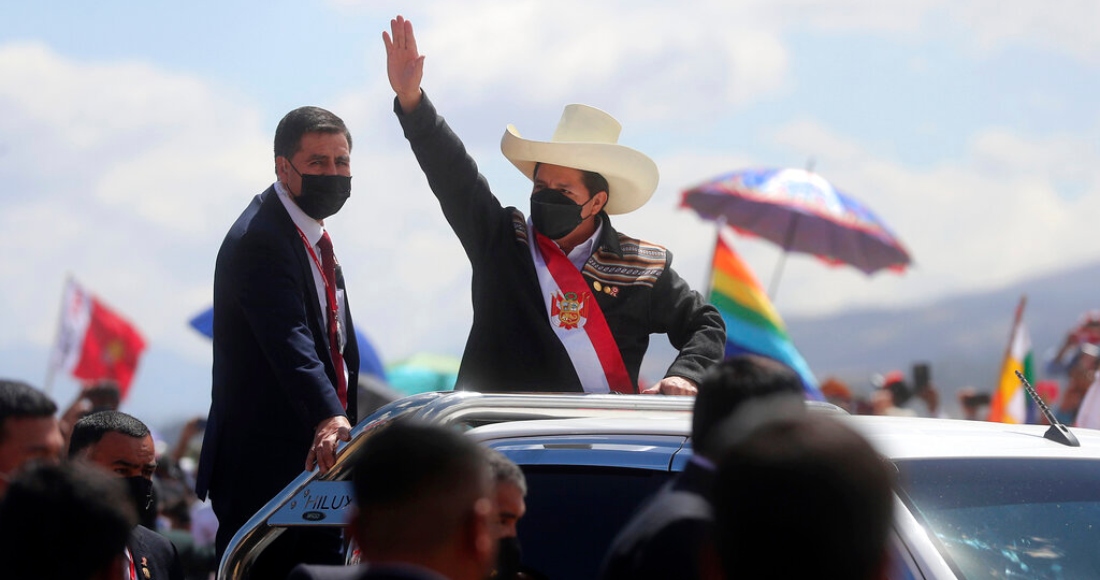 El Presidente peruano Pedro Castillo llega a una ceremonia simbólica de juramento en el lugar de la Batalla de Ayacucho de 1824, que selló la independencia de España, en la Pampa de la Quinua, como parte de las celebraciones del bicentenario de Perú en Ayacucho, Perú, el 29 de julio de 2021, el día después de que jurara oficialmente como Presidente.