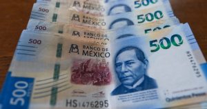 Aspectos de billetes de 500 pesos mexicanos.