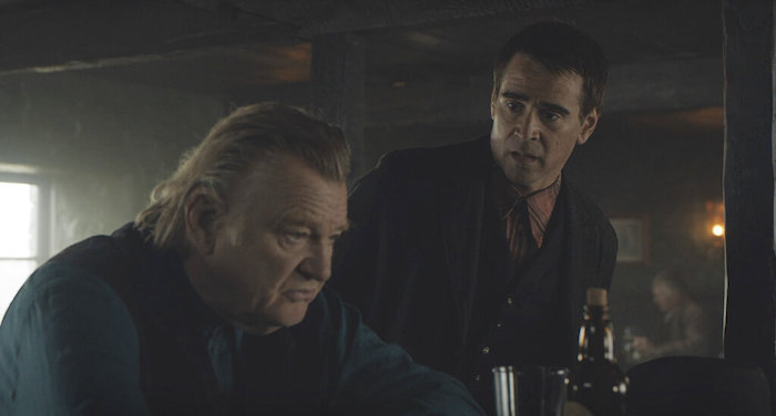 En esta imagen proporcionada por Searchlight Pictures Brendan Gleeson, izquierda, y Colin Farrell en "The Banshees of Inisherin" ("Almas en pena de Inisherin").