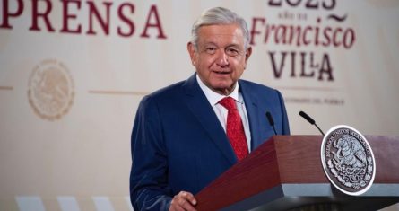 El Presidente Andrés Manuel López Obrador aseguró la mañana de este miércoles que se debe demostrar si Felipe Calderón Hinojosa, exmandatario mexicano, sabía de los presuntos nexos de Genaro García Luna, su exsecretario de Seguridad Pública, con el narcotráfico y si "era beneficiario de los negocios ilegales" que llevaron al "súper policía" a "acumular muchísimo dinero".