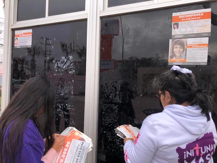 A la entrada del memorial Campo Algodonero, se colocaron unas 48 pesquisas.