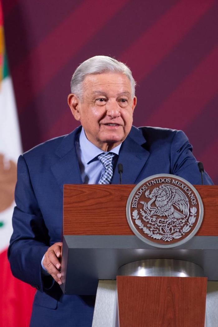 Andrés Manuel López Obrador, Presidente de México, criticó que Edmundo Jacobo Molina, Secretario Ejecutivo de Instituto Nacional Electoral (INE), se quejara de su destitución, derivada de la publicación del Plan B de la Reforma Electoral en el Diario Oficial de la Federación (DOF), algo que ocurrió durante la madrugada, ya que permaneció 15 años en el cargo.