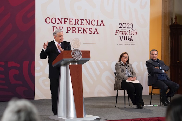 El Presidente Andrés Manuel López Obrador cuestionó esta mañana el nombramiento de un hombre cercano a Ricardo Monreal como Comisionado del Instituto Nacional de Transparencia, Acceso a la Información y Protección de Datos Personales (INAI), y también que se haya acordado la elección de una segunda posición con el Partido Acción Nacional (PAN).