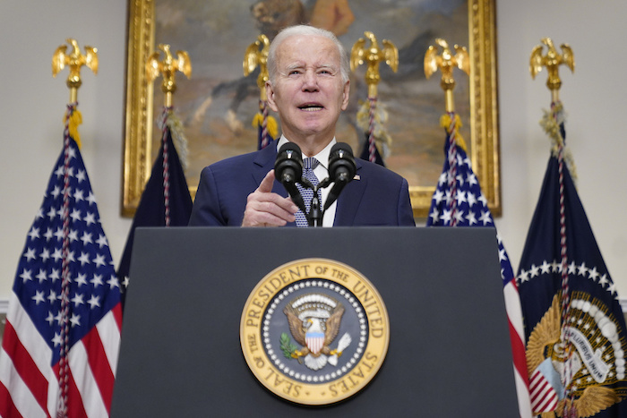 El Presidente Joe Biden habla sobre el sistema bancario en la Sala Roosevelt de la Casa Blanca, el lunes 13 de marzo de 202, en Washington.