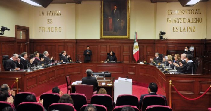 La Consejería Jurídica de Presidencia había interpuesto un impedimento, en el que manifestó que Laynez Potisek no revise la acción de inconstitucionalidad, luego de que la Cámara de Diputados aprobara la desaparición de los fideicomisos; hoy, esa petición fue rechazada por la Corte.