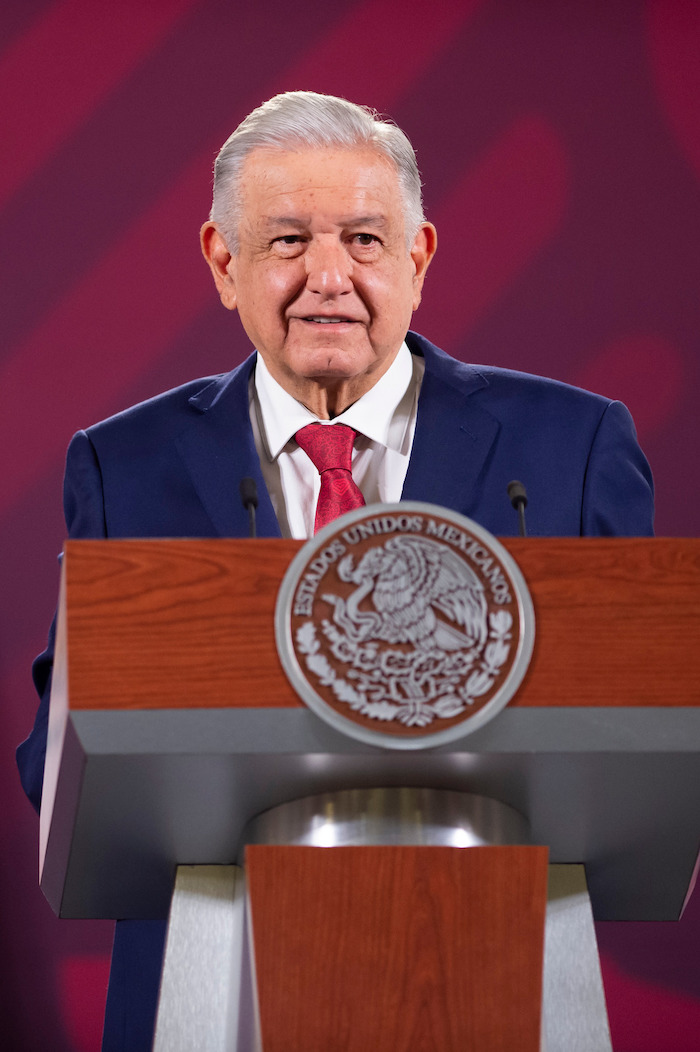 El Presidente Andrés Manuel López Obrador aseguró la mañana de este jueves que las y los ministros de la Suprema Corte de Justicia de la Nación (SCJN) resolvieron "politiqueramente" invalidar el traspaso de la Guardia Nacional (GN) a la Secretaría de la Defensa Nacional (Sedena).