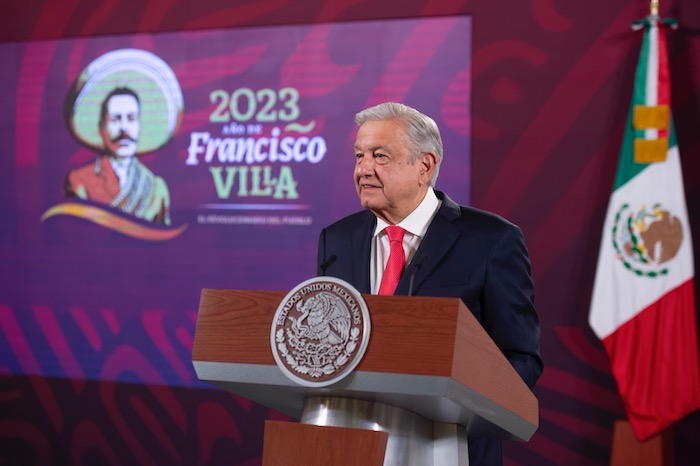 Desde el Salón Tesorería de Palacio Nacional, el Presidente Andrés Manuel López Obrador afirmó que su Gobierno dejará "condiciones para que se mantenga la misma política de precios en gasolinas, en diésel, en gas, en luz".