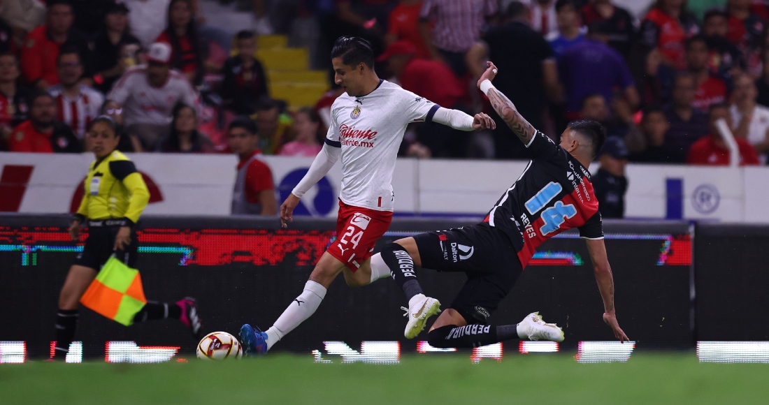 El Estadio Jalisco fue sede de otra edición del Clásico Tapatío, en un encuentro no apto para cardíacos y que terminó igualado a tres goles, todo en medio de un sube y baja de emociones, el cual demostró que estos equipos al enfrentarse llevan el juego a otro nivel.