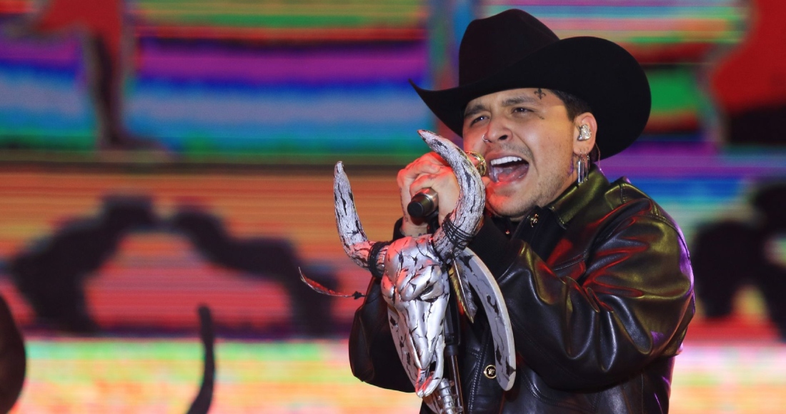 Con un lleno total, Christian Nodal, cantautor de música popular mexicana, se presentó en la Feria de León, Guanajuato.