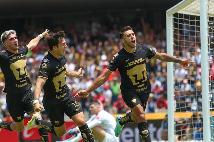 Eduardo Salvio, de los Pumas, fue el encargado de hacer la tercera anotación de su equipo por la vía penal ante todo el Toluca.