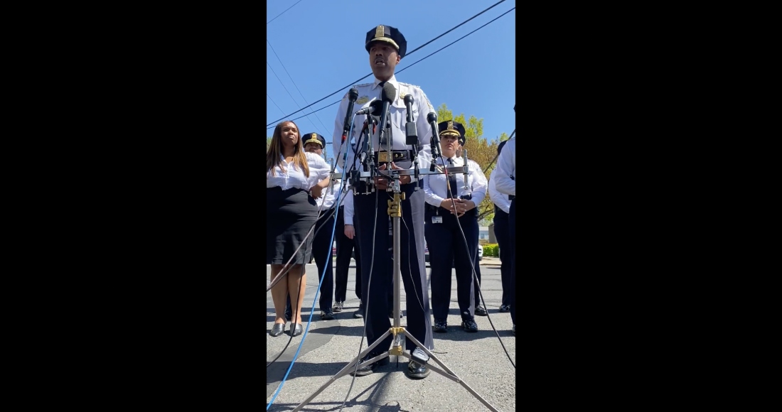 Autoridades en Washington D.C. alertaron de un tiroteo ocurrido frente a una funeraria ubicada al noreste de la ciudad, donde se reportan varios heridos.