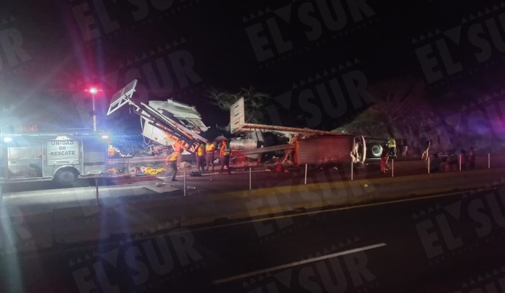 Accidente automovilístico en la Autopista del Sol México-Acapulco dejó un saldo de nueve personas muertas. Foto: El Sur