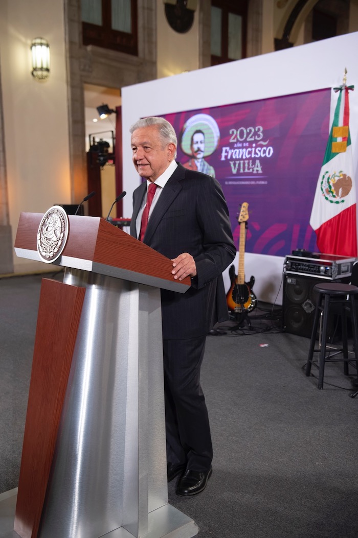 El Presidente Andrés Manuel López Obrador dijo que "fue muy buena la llamada" que sostuvo ayer con Joe Biden, su homólogo estadounidense, donde aprovecharon para refrendar compromisos con la finalidad de seguir trabajando juntos en diversos temas.