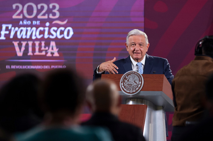 El Presidente Andrés Manuel López Obrador dijo la mañana de este jueves que acordó con Joe Biden, su homólogo estadounidense, "ayudar en todo" para que no haya caos y ni violencia en la frontera, esto luego del fin del Título 42.