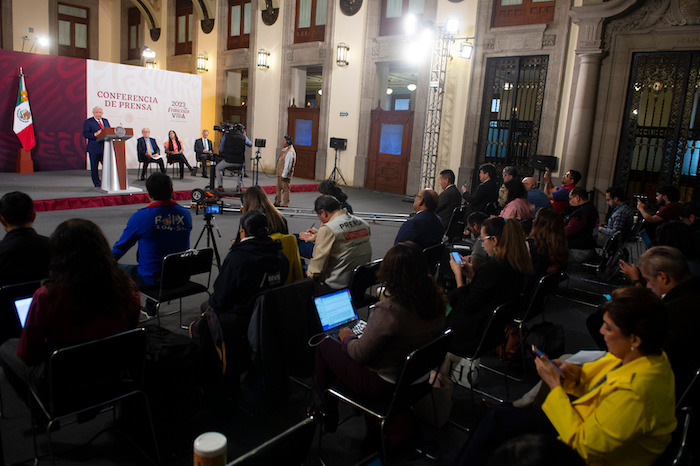 El Presidente Andrés Manuel López Obrador denunció que el Poder Judicial está actuando de manera facciosa, pues con la decisión de anular la primera parte del Plan B electoral, le compone la plana al Poder Legislativo.