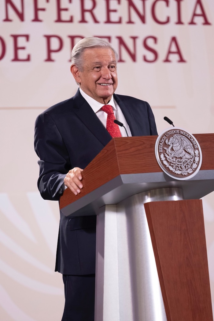 El Presidente Andrés Manuel López Obrador habló hoy de la venta de Banamex.