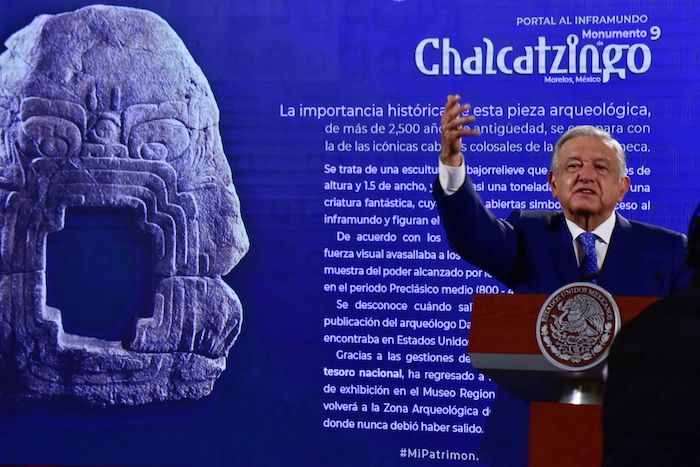 El Presidente Andrés Manuel López Obrador, encabezó su conferencia de prensa matutina en Palacio Nacional. Estuvo acompañado por Diego Prieto, director general del INAH, quien ofreció detalles acerca de la recuperación de una pieza.