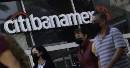 El empresario mexicano y dueño de Grupo México, Germán Larrea, se queda sin el Banco Nacional de México (Banamex). Citi anunció esta mañana que conserva ese banco que genera miles de millones de pesos en utilidades anuales, dio a conocer el corporativo desde Nueva York.