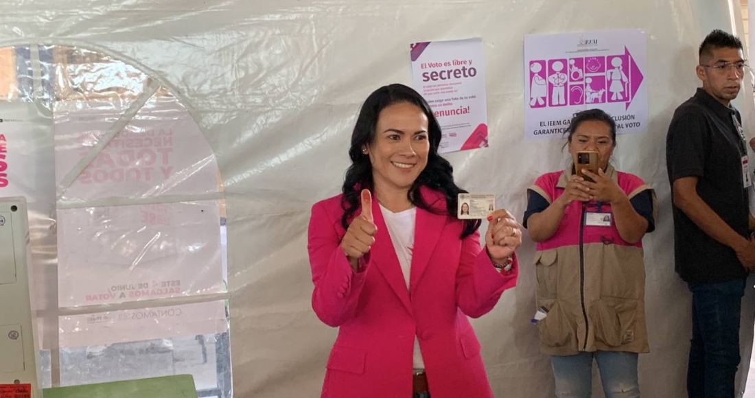 La candidata Alejandra del Moral emitió su voto a las 9:50 horas en el Estado de México.