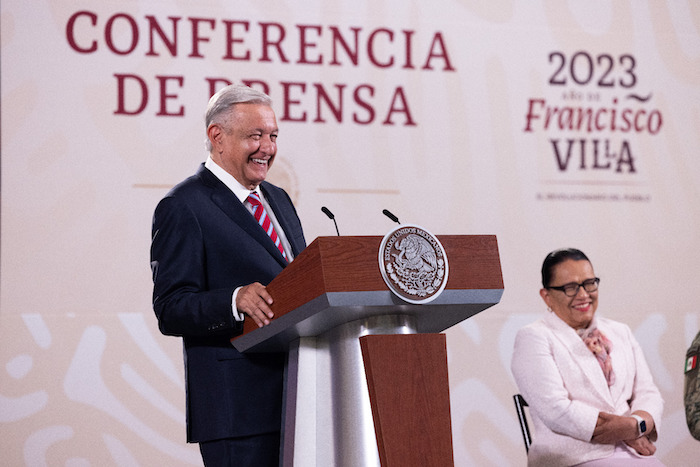 El Presidente Andrés Manuel López Obrador fue cuestionado sobre si los movimientos de su equipo, obligados por la salida de quienes pretenden buscar algún cargo público en las próximas elecciones, perjudicaban el funcionamiento del Gobierno, algo que negó categóricamente.