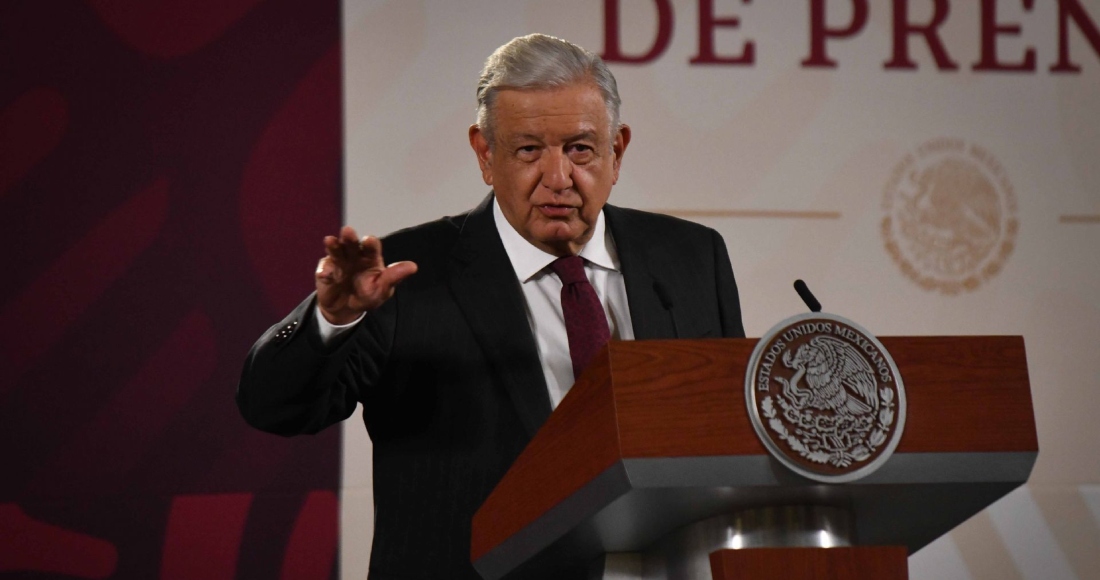 El Presidente Andrés Manuel López Obrador pidió la mañana de este miércoles a la y los aspirantes a la candidatura presidencial de Morena, así como a militantes y simpatizantes del partido que eviten llevar "porras", aplaudir a "sus favoritos" y faltarle al respeto a alguien en el próximo evento que se realizará el 1 de julio en el Zócalo de la Ciudad de México para festejar los cinco años de su victoria electoral.