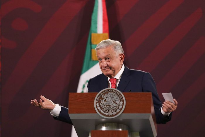 El Presidente Andrés Manuel López Obrador felicitó a Delfina Gómez Álvarez, virtual ganadora de la gubernatura del Estado de México, y a Manolo Jiménez Salinas, el próximo Gobernador de Coahuila, luego de que obtuvieran la victoria en las elecciones del 4 de junio.