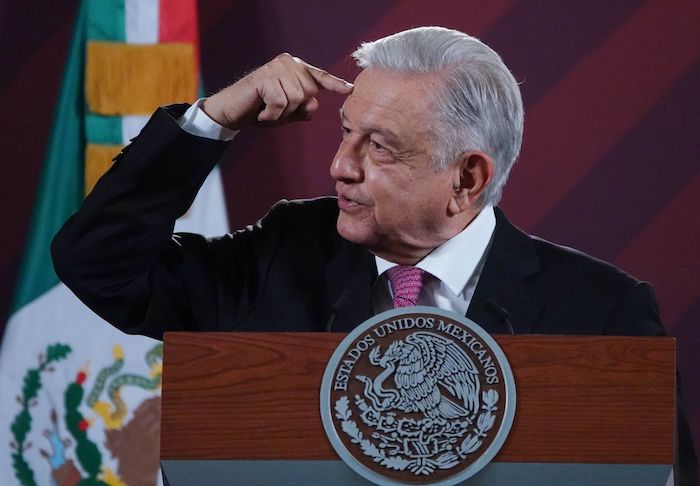 Desde Palacio Nacional, el Presidente de México también fue cuestionado por los diversos anuncios que hicieron el día de ayer las y los precandidatos presidenciales sobre el posible abandono de sus funciones actuales.