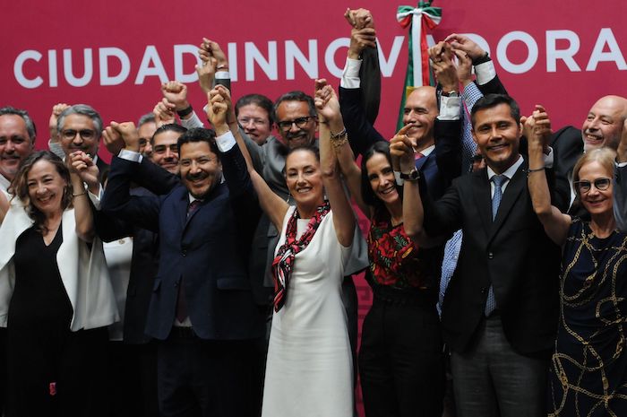 Claudia Sheinbaum Pardo, Jefa de Gobierno de la Ciudad de México, anunció que tomó la decisión de separarse del cargo de forma definitiva a partir del próximo 16 de junio, ya que buscará la candidatura presidencial de Morena para las elecciones de 2024.