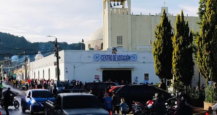 Los colegios electorales abrieron hoy domingo en Guatemala para los comicios generales en que se elegirán al próximo Presidente y Vicepresidente del país, diputados del Congreso, representantes del Parlamento Centroamericano y alcaldes.