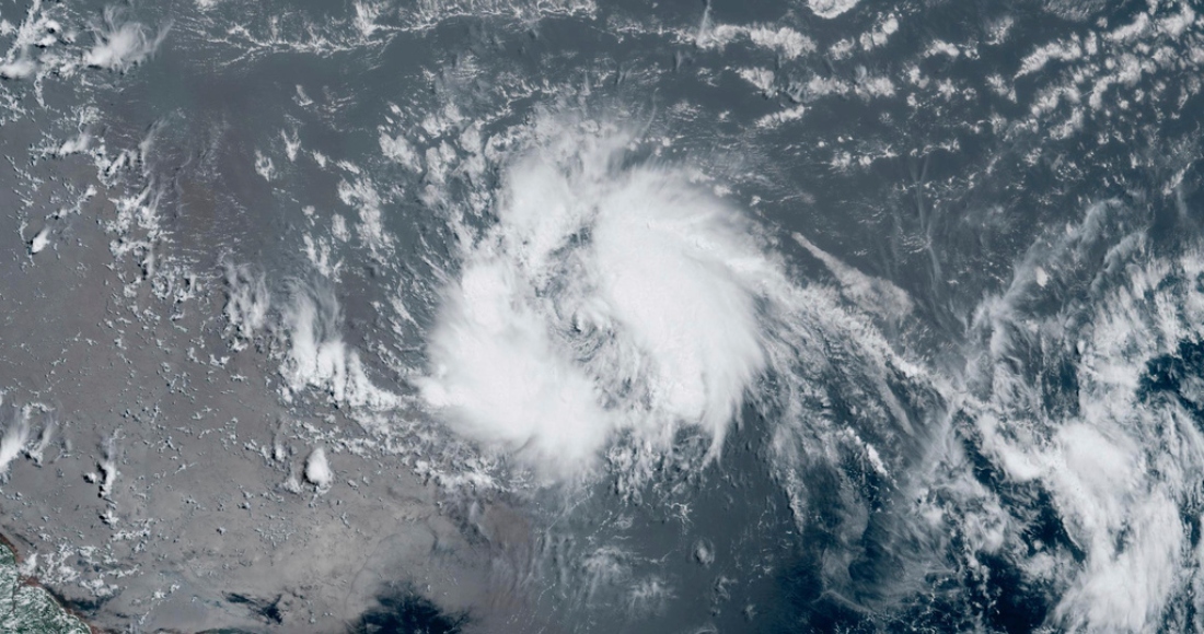 Foto satelital de la tormenta tropical "Bret" en el Caribe. Foto de GeoColor tomada el 20 de junio de 2023 y entregada por la Oficina Nacional de Administración Oceánica y Atmosférica de EU.