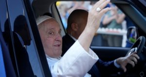 El Papa Francisco se recupera de operación