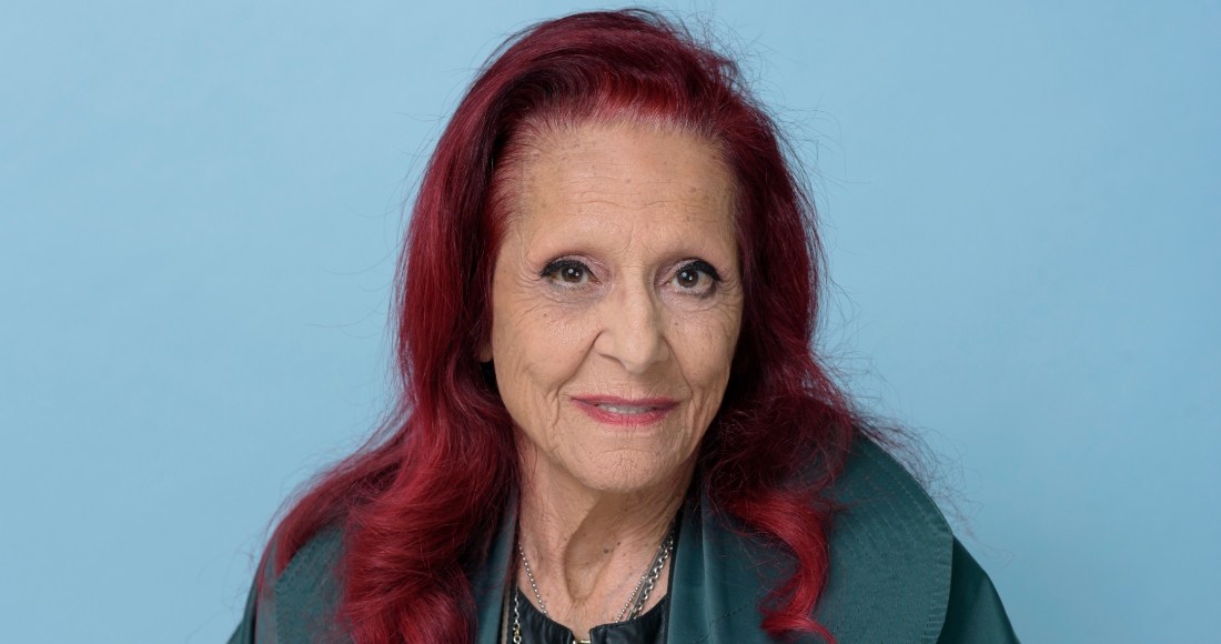 Patricia Field posa para un retrato el miércoles 7 de junio de 2023 en Nueva York para promover "Happy Clothes: A Film About Patricia Field" que se estrenó en el Festival de Cine de Tribeca. Foto: Christopher Smith, AP