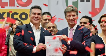 Enrique de la Madrid Cordero, hijo del expresidente Enrique de la Madrid y Secretario de Turismo de Enrique Peña Nieto, se registró como candidato a representar a la alianza del PAN-PRI-PRD en la elección presidencial de 2024.