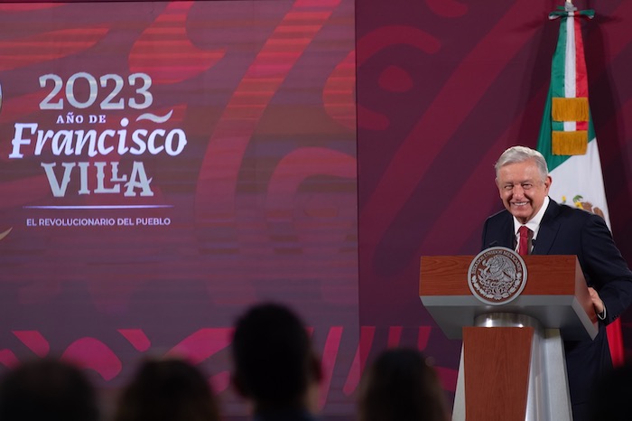 El Presidente Andrés Manuel López Obrador confirmó la mañana de este lunes que se concretará la compra de la marca de Mexicana de Aviación para la nueva aerolínea que operará la Secretaría de la Defensa Nacional (Sedena) a partir del 1 de diciembre de este año.