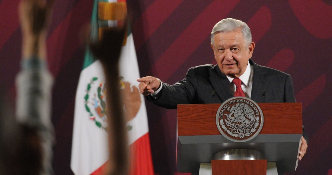 Andrés Manuel López Obrador, Presidente de México, elige a un reportero para iniciar la serie de preguntas y respuestas.