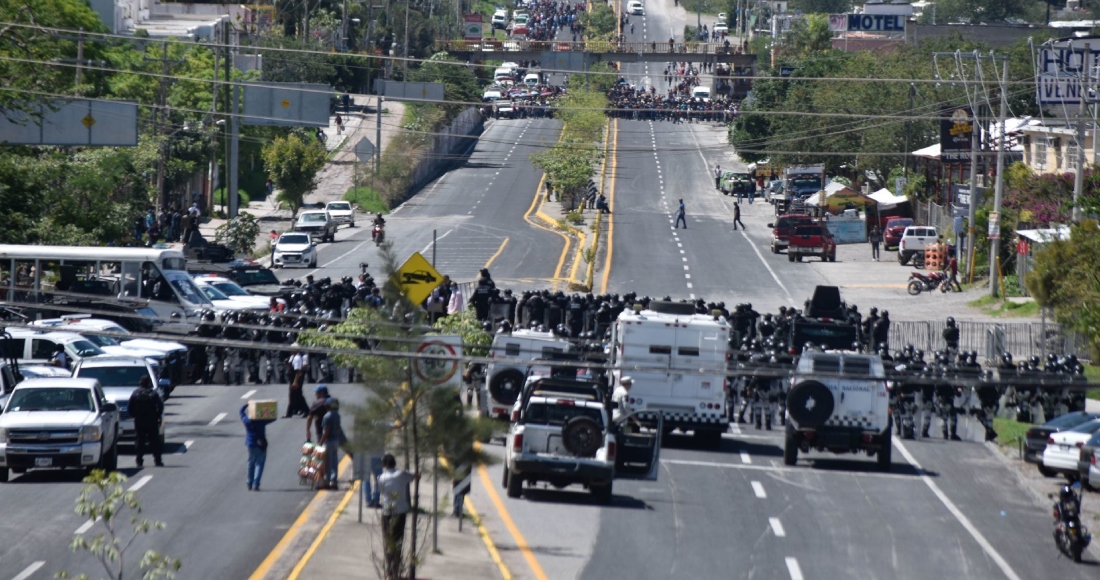 Más de tres mil pobladores de comunidades de Quechultenango, Chilapa, José Joaquín de Herrera y Acatepec entraron ayer a Chilpancingo, en una manifestación no anunciada.